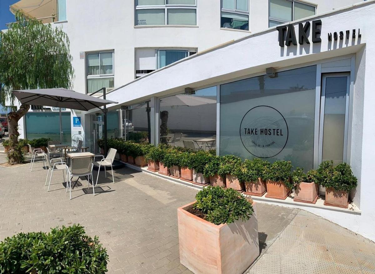 Take Surf Hostel Conil Конил-де-ла-Фронтера Екстериор снимка